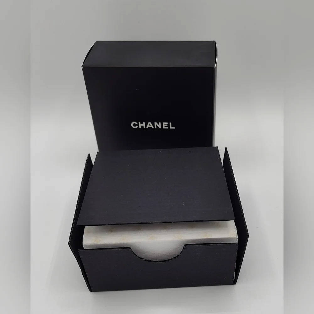 CHANEL Boutique Sticky Note Block Heavy Gold Base Luxury Desk Paper NIB